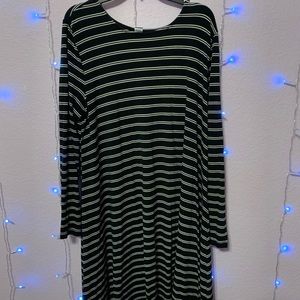 Old Navy Black and White Striped Dress